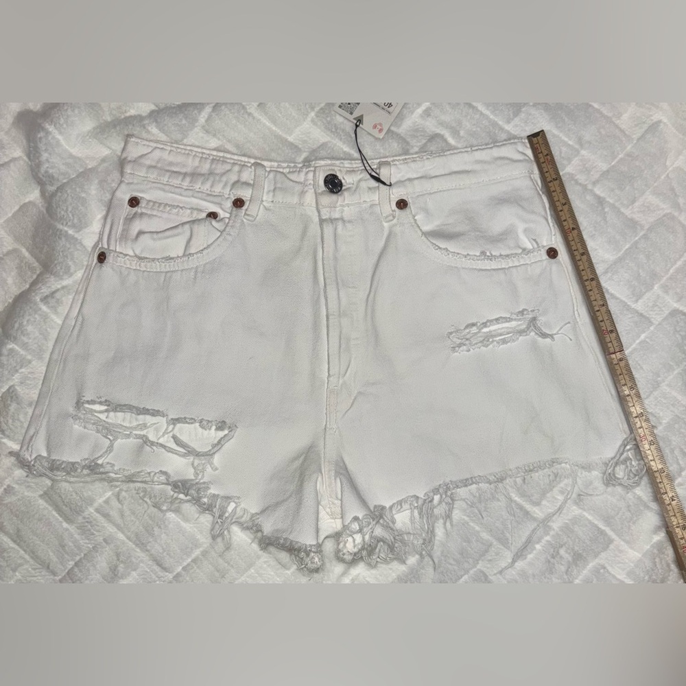 Zara White Ripped Jean Shorts 2.5”